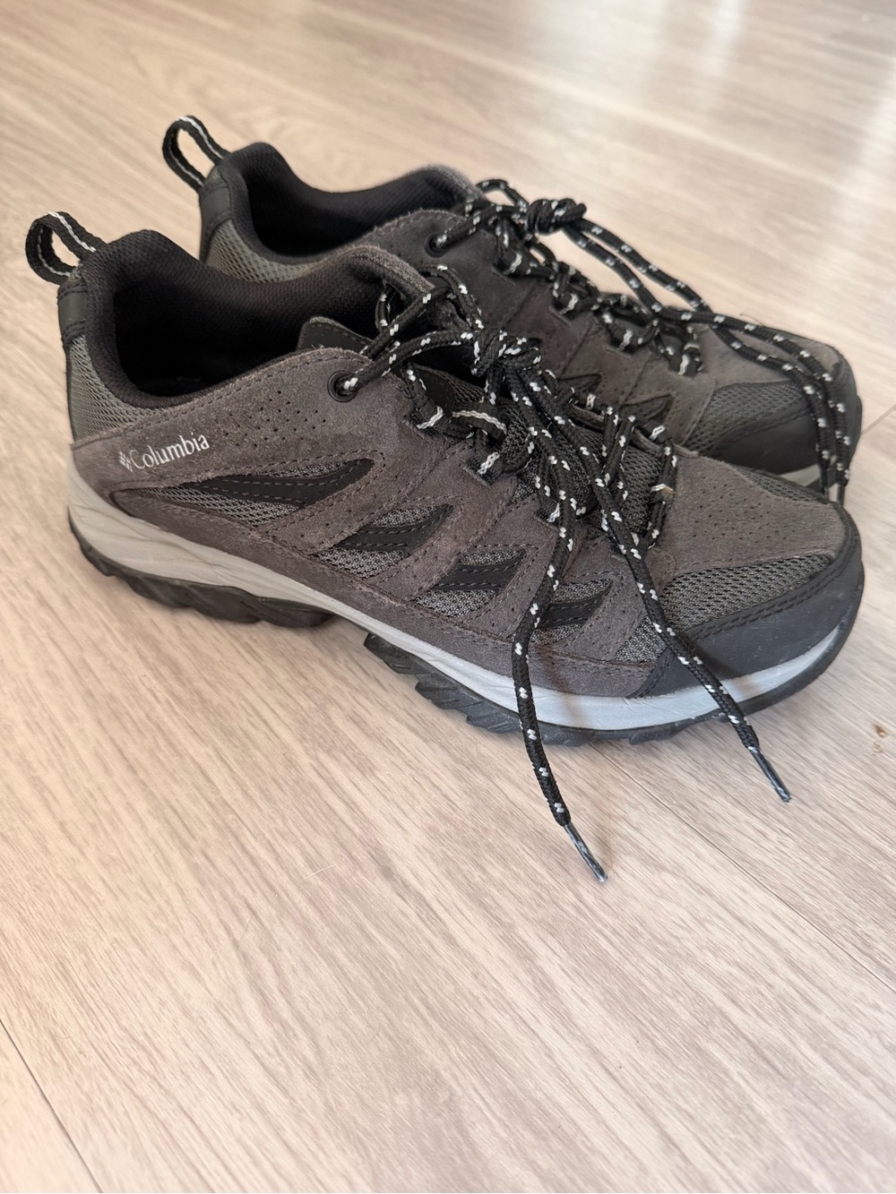 Columbia Men’s Hiking Shoes Size 8